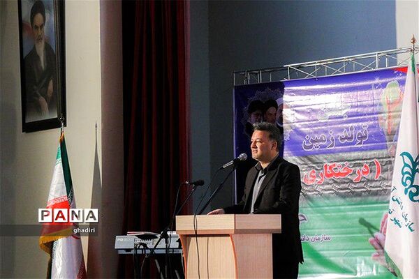 جشن تولد زمین در دبیرستان شهید شهریاری منطقه 19