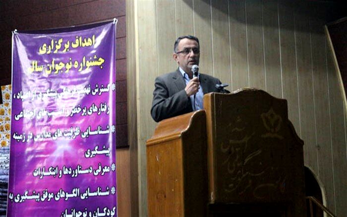 الگو سازی مناسب برای نوجوانان ضروری است