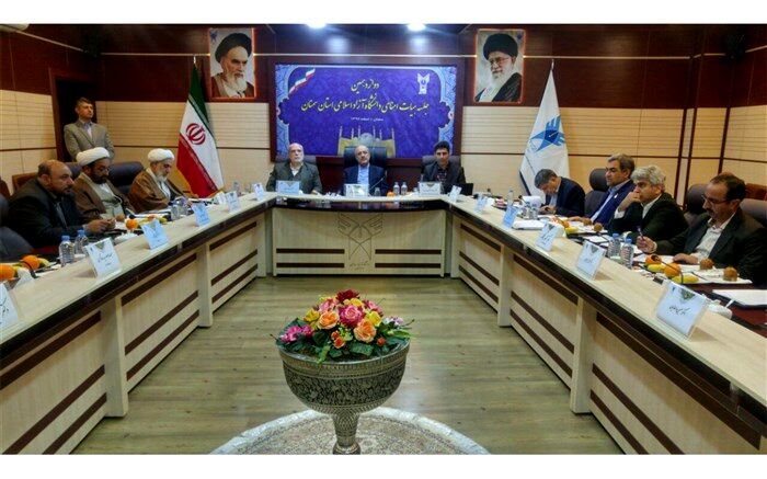 صنعت با بهره‌گیری از دانش  می تواند بهره وری را افزایش و  دانشگاه را به لحاظ درآمد کمک کند