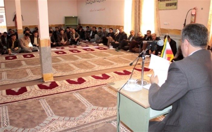 مدیر آموزش و پرورش  دهگلان: اعتماد عمومی به جامعه فرهنگیان جزء افتخارات ما معلمان است