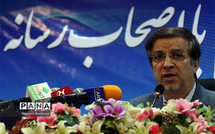 شهردار قم: جنازه مونوریل باید از وسط شهر جمع شود