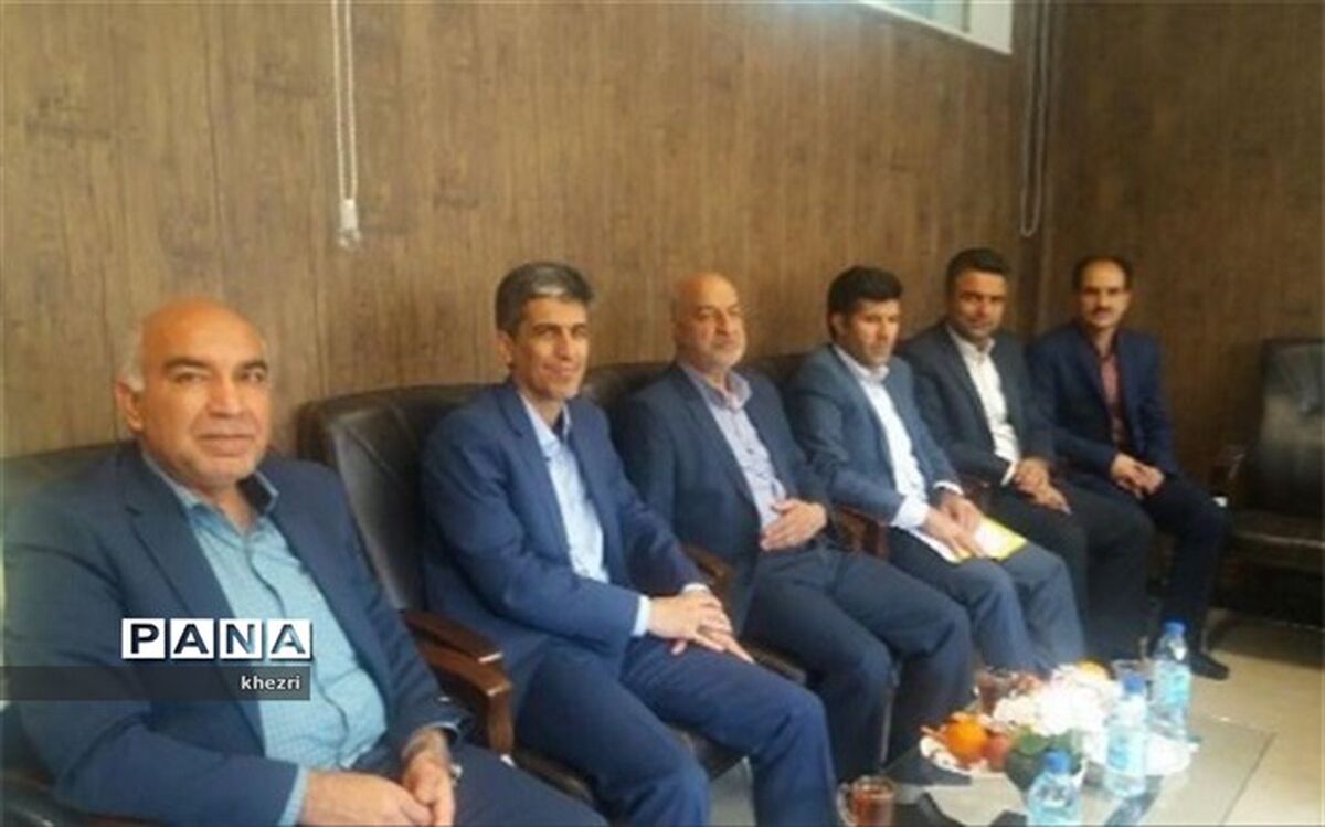 بازدید سرپرست آموزش و پرورش استان اصفهان از پایگاه های مطالعاتی نوروزی ناحیه 3