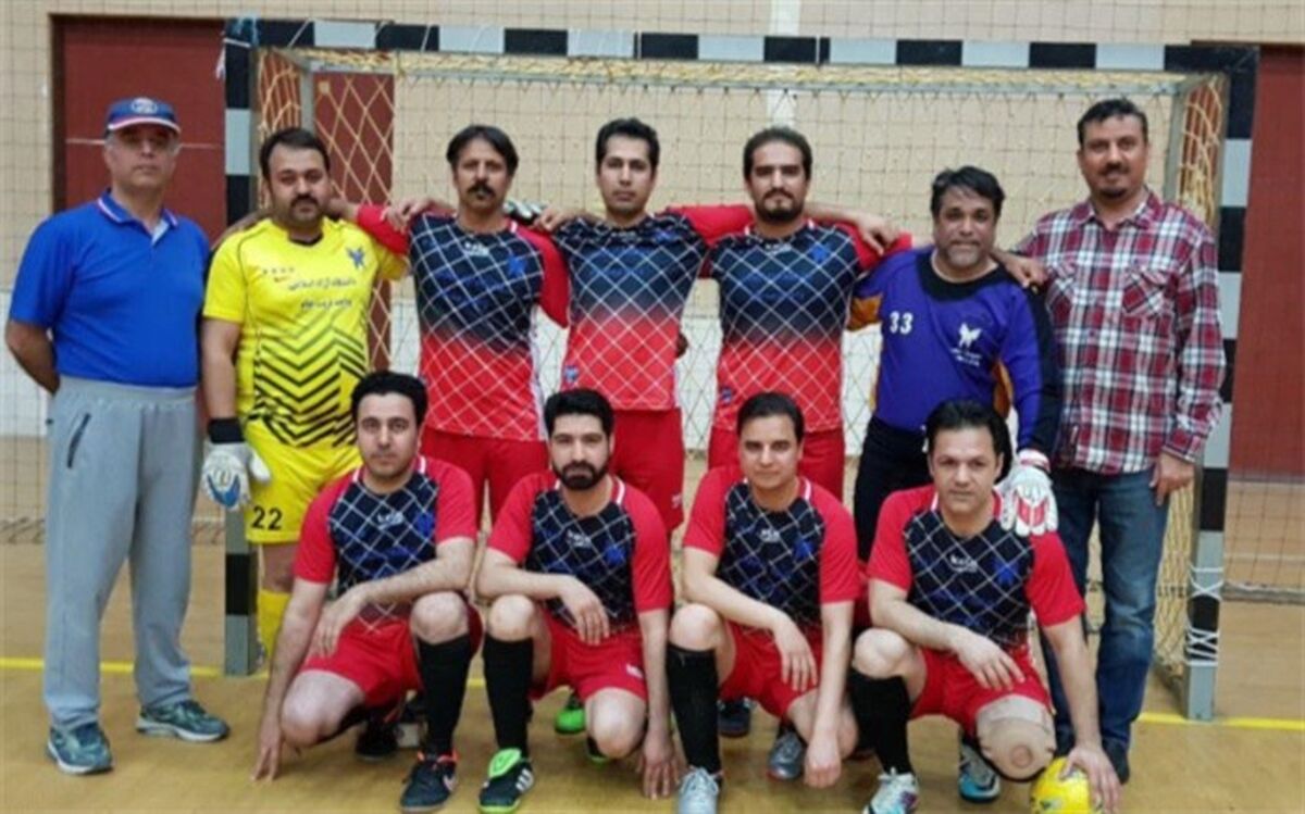 تیم فوتسال اساتید وکارکنان دانشگاه آزادتربت جام برسکوی قهرمانی ایستاد
