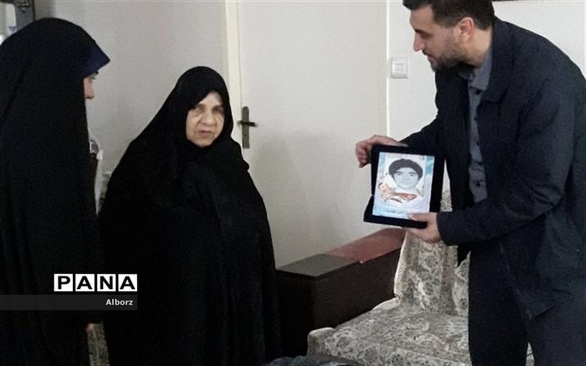 دیدار با خانواده شهید حسین فهمیده در روز بزرگداشت شهدا