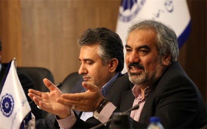 استاندار کردستان بر همکارى همه دستگاه هاى استان در تسهیل امور مرزتاکید کرد