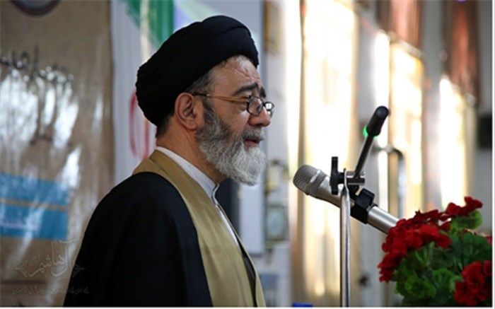امام جمعه تبریز: شیعه انگلیسی و سنّی آمریکایی آتش افروز تفرقه و دشمنی میان مذاهب و فرقه های اسلامی هستند