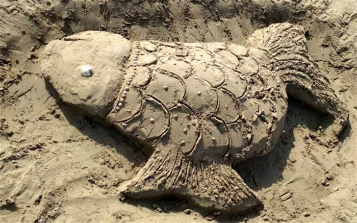 جشنواره مجسمه‌های شنی در ساحل بندر دیر برگزار شد