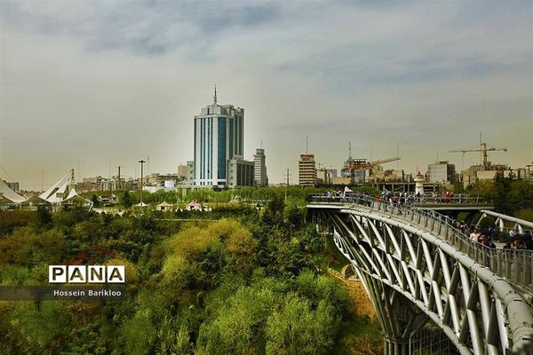 پل طبیعت تهران در نوروز