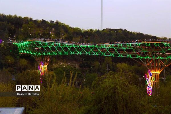 پل طبیعت تهران در نوروز