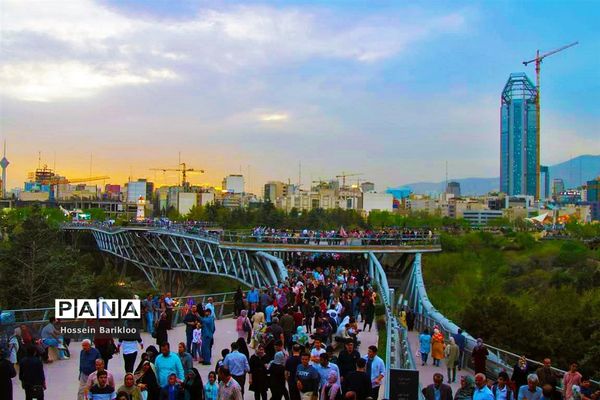 پل طبیعت تهران در نوروز