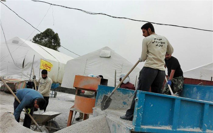 در قالب هشت گروه جهادی: 180 جهادگر بسیجی قمی به سرپل ذهاب کرمانشاه اعزام شدند