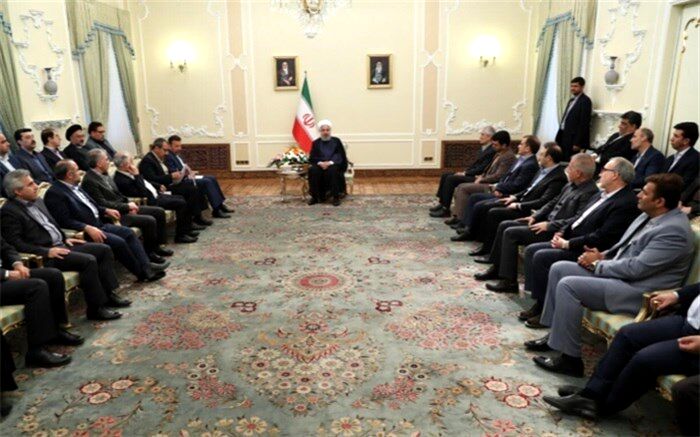 روحانی :هدف از تقویت پیام رسان‌های داخلی  فیلتر نیست