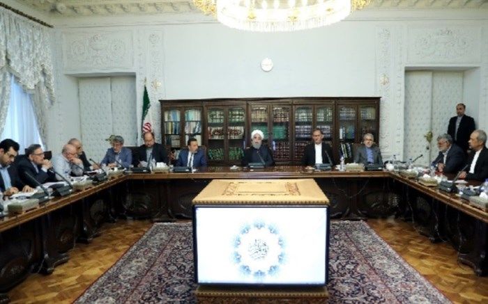 نرخ دلار از روز سه شنبه 4200 تومان خواهد بود؛ نرخ های غیر رسمی دیگر قاچاق محسوب می شود