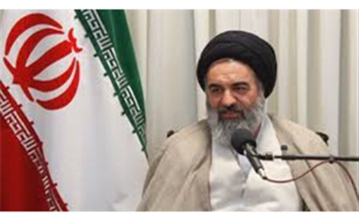 نماینده ولی فقیه درکردستان: هنر انقلاب اسلامی بر مبنای عقل و تعهد به فطرت انسانی پایه ریزی شده است