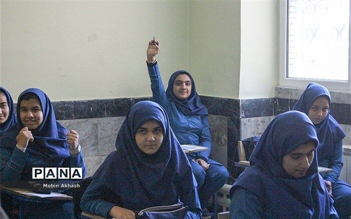 رئیس دفتر تالیف کتب درسی وزارت آموزش و پرورش: کاهش ساعات دروس دینی و قرآن صحت ندارد