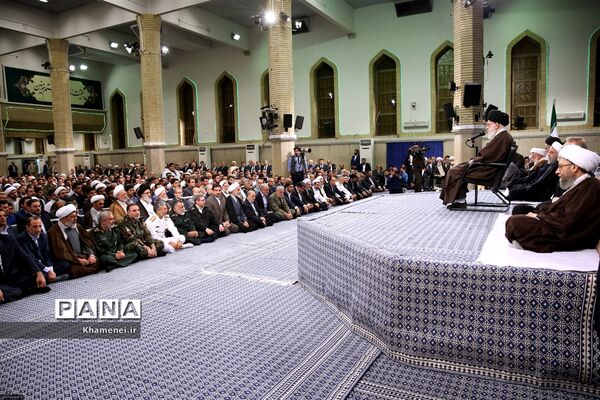 دیدار مسئولان نظام و سفرای کشورهای اسلامی با مقام معظم رهبری