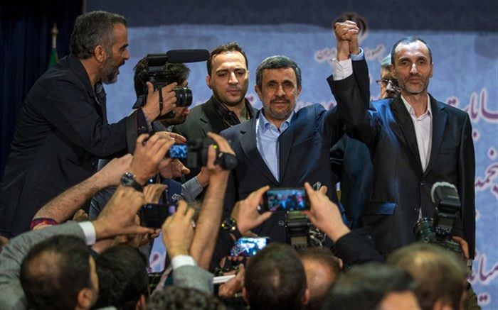 به زیان احمدی‌نژاد یا به سود او؟