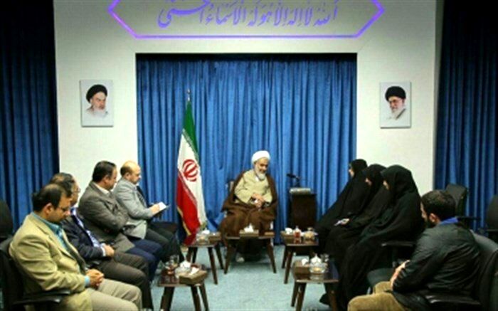 دیدار مدیر کل دفتر امور اجتماعی و فرهنگی استانداری با امام جمعه قزوین
