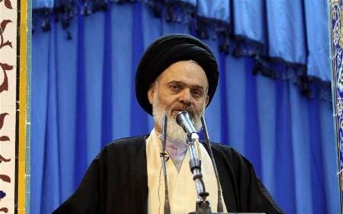 خطیب جمعه قم:با تبلیغ نمی توان شعار سال راعملی کرد