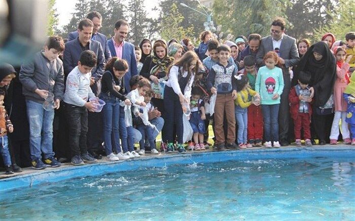 آملی‌ها ماهی‌‌های قرمز سفره‌های هفت‌سین خود را به آب سپردند