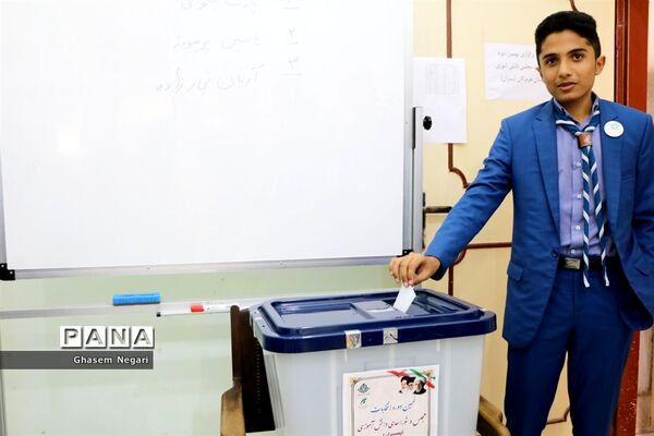 نهمین دوره انتخابات مجلس و شوراهایی دانش آموزی استان هرمزگان (2)