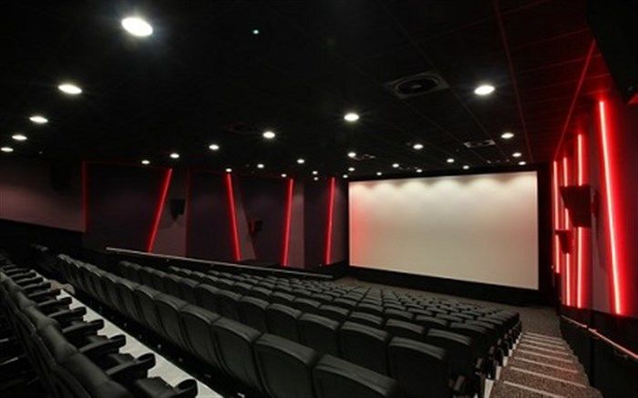 اکران  و نقد فیلم سینمایی تاریکترین ساعت در فرهنگ سرای اندیشه