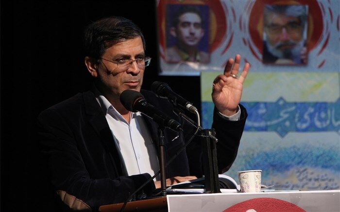 طنز‌پرداز باید پاسدار زبان فارسی باشد