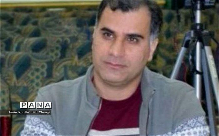 فیلمساز فرهنگی پاکدشت:مدراس بیش از حد خود را در چارچوب کتب درسی گرفتار کرده‌اند