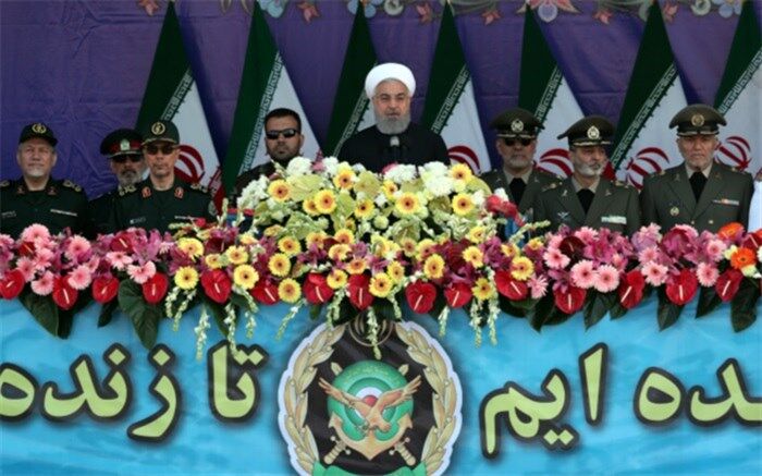 کنایه روحانی به برخی کشورهای منطقه: اقتدار عاریه‌ای نمی‌تواند برای کشوری عزت بیافریند