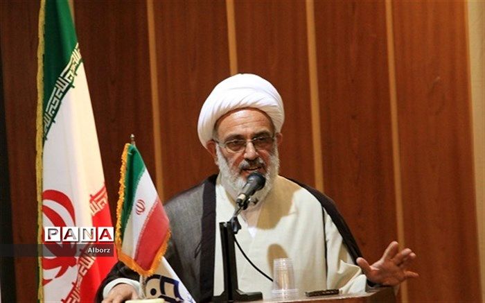 ترویج و آموزش اخلاق حکیمانه و بزرگوارانه در آموزش و پرورش  از اهمیت ویژه برخوردار است