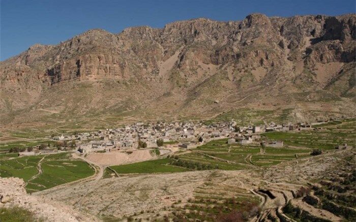 معاون سیاسی استانداری فارس: ارتقاء بخش‌ها به توسعه‌ی استان کمک می‌کند