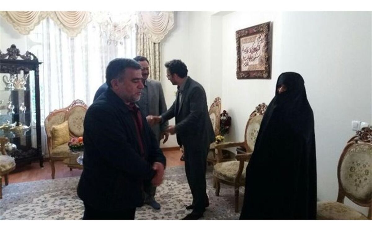 دیدار مدیرکل امور شاهد و ایثارگران وزارت آموزش و پرورش از خانواده شهید