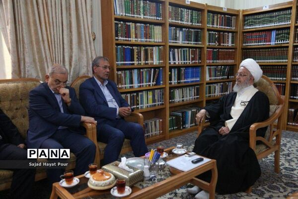 سفر علی ربیعی وزیر کار و امور اجتماعی به قم و دیدار با مراجع عظام تقلید