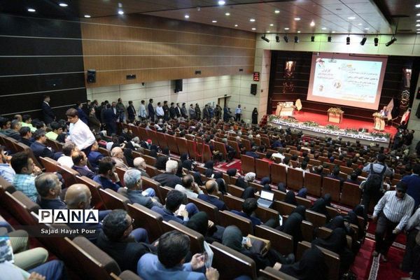 سفر علی ربیعی وزیر کار و امور اجتماعی به قم و دیدار با مراجع عظام تقلید