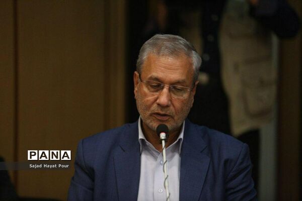 سفر علی ربیعی وزیر کار و امور اجتماعی به قم و دیدار با مراجع عظام تقلید