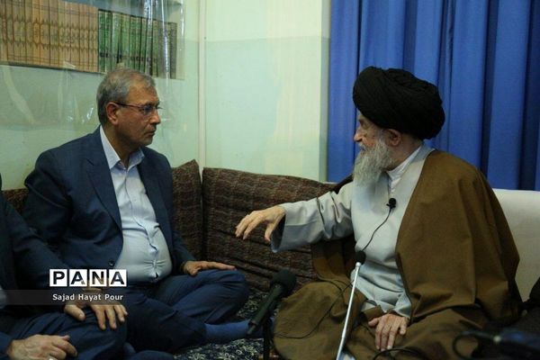 سفر علی ربیعی وزیر کار و امور اجتماعی به قم و دیدار با مراجع عظام تقلید
