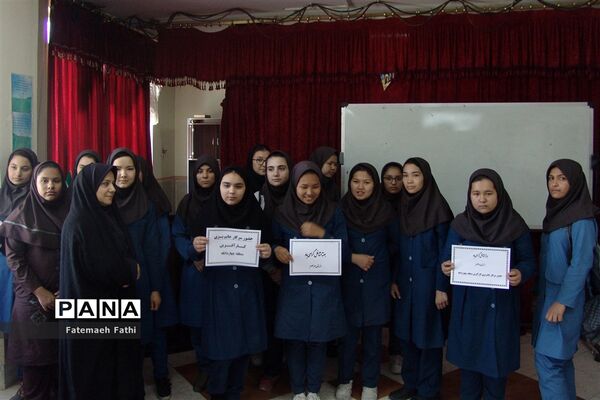 بازدید دانش آموزان پایه نهم از هنرستان بحرالعلوم چهاردانگه