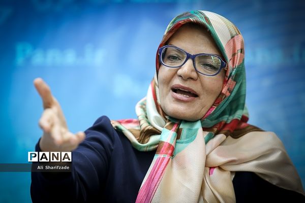 حضور ناهید خداکرمی  عضو شورای شهر تهران در خبرگزاری پانا