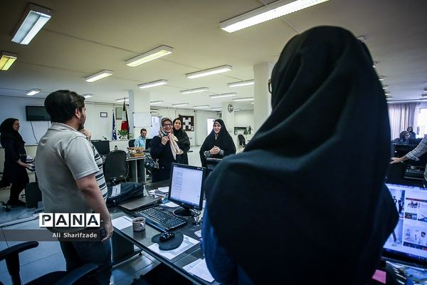 حضور ناهید خداکرمی  عضو شورای شهر تهران در خبرگزاری پانا