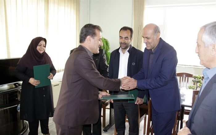 تجلیل از کارکنان جانباز آموزش و پرورش کردستان