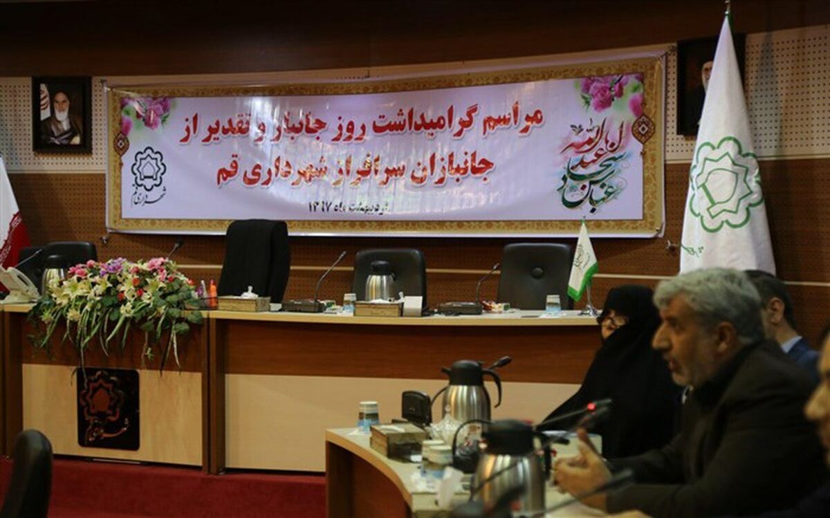 عنایت الهی از به ثمررسیدن توطئه‌های دشمنان علیه نظام اسلامی جلوگیری می‌کند