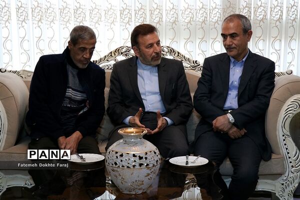 دیدار رئیس دفتر رئیس جمهور با خانواده های شهیدان مدافع حرم و جانبازان سرافراز اسلام و کارگر نمونه سال 96