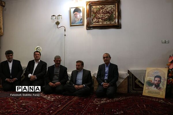 دیدار رئیس دفتر رئیس جمهور با خانواده های شهیدان مدافع حرم و جانبازان سرافراز اسلام و کارگر نمونه سال 96