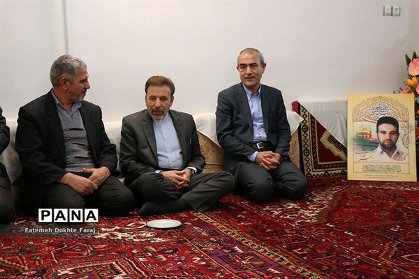 دیدار رئیس دفتر رئیس جمهور با خانواده های شهیدان مدافع حرم و جانبازان سرافراز اسلام و کارگر نمونه سال 96