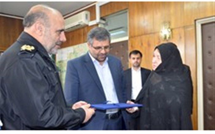 فرمانده نیروی انتظامی در دیدار با مدیرکل آموزش و پرورش: با تمام قوا در کنار معلمان ایستاده‌ایم