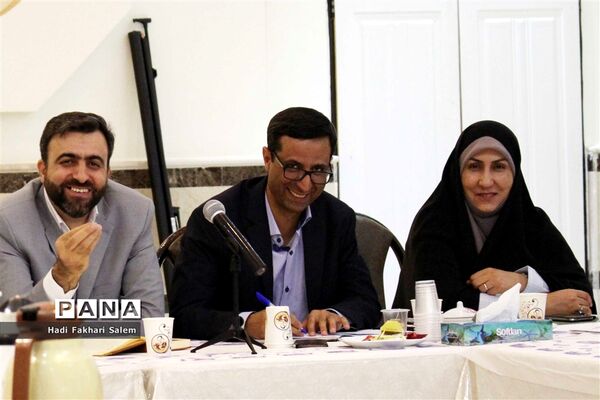 نشست معاونین پرورشی شهرستانهای استان تهران پیرامون پایگاههای اوقات فراغت
