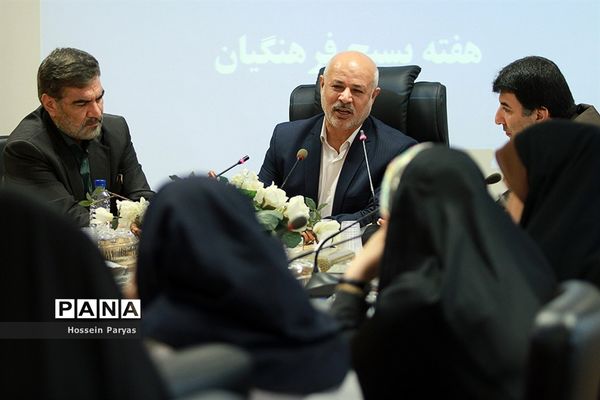 نشست خبری رئیس سازمان بسیج فرهنگیان به مناسبت هفته بزرگداشت مقام معلم و هفته بسیج فرهنگیان