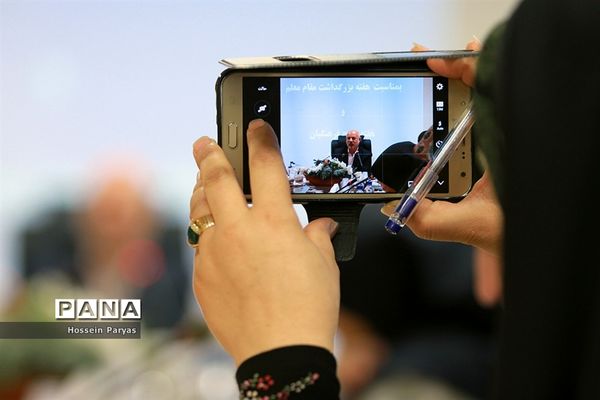 نشست خبری رئیس سازمان بسیج فرهنگیان به مناسبت هفته بزرگداشت مقام معلم و هفته بسیج فرهنگیان