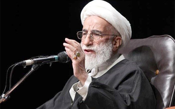 آیت الله جنتی: گرسنه ای نباید در سرزمین شهدا باشد