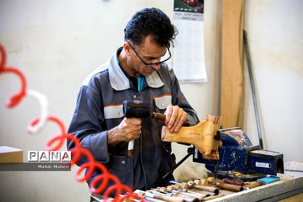 تلاش کارگر ایرانی برای تولید کالای ایرانی